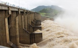 Nóng: Thủy điện sông Hinh, sông Ba Hạ lại tăng xả lũ