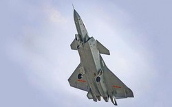 J-20 của Trung Quốc bất ngờ lộ ảnh khoe thùng nhiên liệu phụ