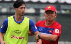 HLV Park Hang-seo hò hét, "cầm tay chỉ việc" từng tuyển thủ U23 Việt Nam