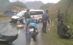 Sơn La: Xe cứu thương bị tai nạn, bệnh nhân nguy kịch
