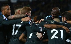 Vùi dập Swansea City, Man City chính thức ghi tên vào lịch sử