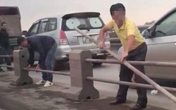Phạt tài xế tháo dải phân cách cầu Thanh Trì, trốn CSGT