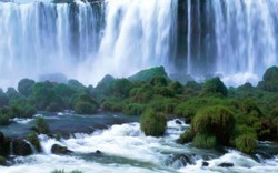 Choáng ngợp vẻ đẹp hùng vĩ của thác nước nhân tạo cao nhất thế giới