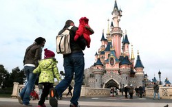 6 lệnh cấm kỳ lạ có thể khiến bạn bị đuổi ra khỏi công viên Disney