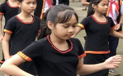 Clip 'chất' với những vũ điệu của học sinh thiểu số người Hre