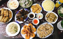 “Choáng” với mâm cơm 4 người ăn không khác gì đại tiệc
