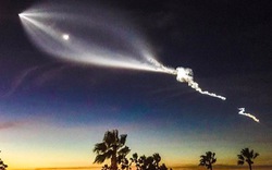 Elon Musk "đùa như thật" về chùm sáng tựa UFO trên bầu trời đêm