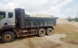 Quảng Ngãi: Xã vượt quyền huyện, tỉnh "đổi cát" lấy đường bê tông