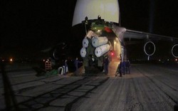 Cảnh “rồng lửa” S-300 ra khỏi vận tải cơ lớn nhất thế giới ở Syria