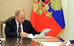 Tổng thống Putin bất ngờ giảm tín nhiệm