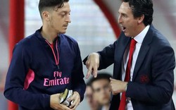 Vì sao Ozil bị gạch tên ở trận Arsenal đại thắng Fulham?