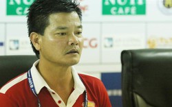 HLV Nguyễn Văn Sỹ vừa mừng vừa lo dù Nam Định giành vé dự play-off