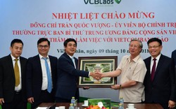 Vietcombank Lào vinh dự đón đồng chí Trần Quốc Vượng – Ủy viên Bộ Chính trị, Thường trực Ban Bí thư và Đoàn công tác tới thăm và làm việc