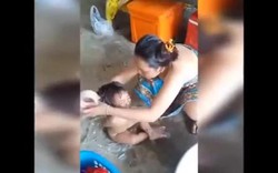 Clip người phụ nữ bịt miệng đứa bé bằng băng keo gây bão mạng