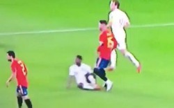 “Đánh” Sterling trên sân, Ramos đào sâu thù hận với CĐV Anh