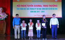 Supe Lâm Thao trao 437 phần quà cho học sinh giỏi, đỗ đại học