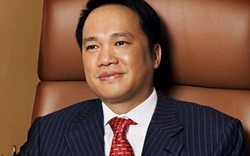 Techcombank lãi hơn 7.700 tỷ, gia đình ông Hồ Hùng Anh vẫn “bốc hơi” gần 1.400 tỷ