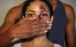 Bạo lực gia đình: Ám ảnh kinh hoàng của phụ nữ khắp thế giới 