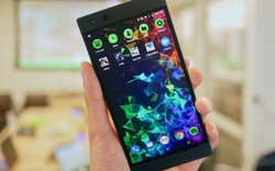 Nhức mắt nhìn smartphone Razer Phone bị tàn phá