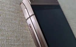 Cận cảnh chiếc điện thoại nắp gập Samsung W2019 bị rò rỉ