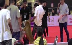 Video: Cảnh chó pit bull hung dữ cắn cổ husky không rời ở Thái Lan