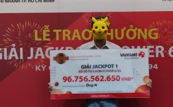 TP.HCM: Hành động bất ngờ của chủ nhân jackpot gần 100 tỉ tại lễ nhận giải