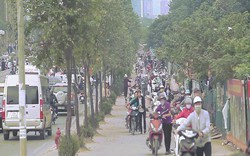Những hình ảnh lạ lùng trên phố “dắt xe đi bộ” duy nhất ở Việt Nam