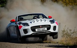 Cận cảnh xe đua việt dã hàng hiếm Jaguar F-Type rally