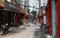 Cận cảnh tuyến phố “đồng phục cột đỏ” có 1 không 2 ở Hà Nội