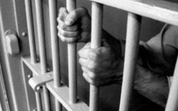 Chuyên gia nói gì về đề xuất “phạt tù tại gia”?