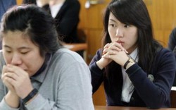 Hàn Quốc "nín thở" ngày nửa triệu học sinh thi giành tấm vé "vàng" vào đời