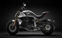 Phát mê trước 2019 Ducati Diavel 1260 cơ bắp, siêu tối tân