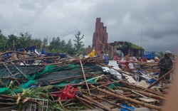 Phú Yên: 150 nhà sập đổ, 1 người chết do sét đánh