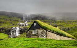 Ngắm ngôi làng đẹp như tranh vẽ ở Iceland