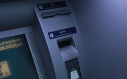 Nga: Đi tù vì rút tiền rúp, cây ATM nhả ra toàn đồng đô la Mỹ