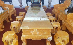Cận cảnh bộ bàn ghế 8 tỷ làm từ 50 tấn ngọc của đại gia Việt
