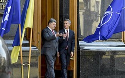 Nóng Nga-Ukraine: Poroshenko muốn NATO làm điều này dọa Nga