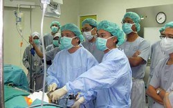 Người nước ngoài tấp nập đến Việt Nam chữa bệnh