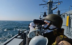 NATO khẳng định sẽ "theo sát" Nga sau vụ bắt giữ tàu