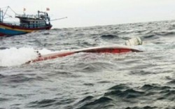 TP.HCM: Tàu cá chìm, 5 người rơi xuống biển