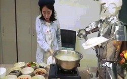 Thánh nữ công sở chế rô-bốt phụ giúp nấu ăn cực đỉnh