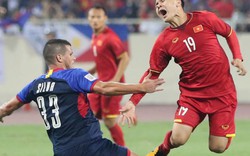 Ảnh: Khi Quang Hải là mục tiêu "chặt chém" của cầu thủ Philippines