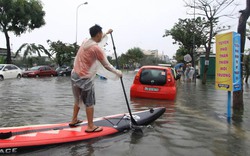 Hài hước cảnh người Đà Nẵng bơi thuyền, bắt cá giữa phố tràn ngập internet