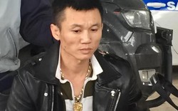 Quảng Trị: Truy đuổi đối tượng mang súng và chất nghi ma túy trên xe