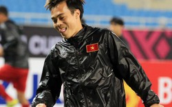 Ảnh: Văn Toàn vui vẻ tập luyện trở lại cùng đội tuyển Việt Nam