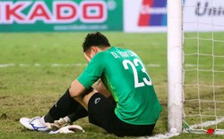 Đặng Văn Lâm quỳ gối, bật khóc khi Việt Nam vô địch AFF Cup 2018