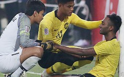 Ảnh: Cầu thủ Malaysia đổ gục sau trận thua Việt Nam