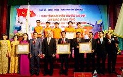 Ông Trần Bá Dương và THACO nhận Huân chương Lao động hạng Nhất