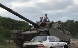 Khu du lịch độc nhất trên thế giới: Cho khách lái thử xe tăng, bắn đạn thật