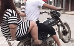 Video: Phì cười cảnh lái xe gầy chở bạn gái “quá béo” ngã ngửa ra sau